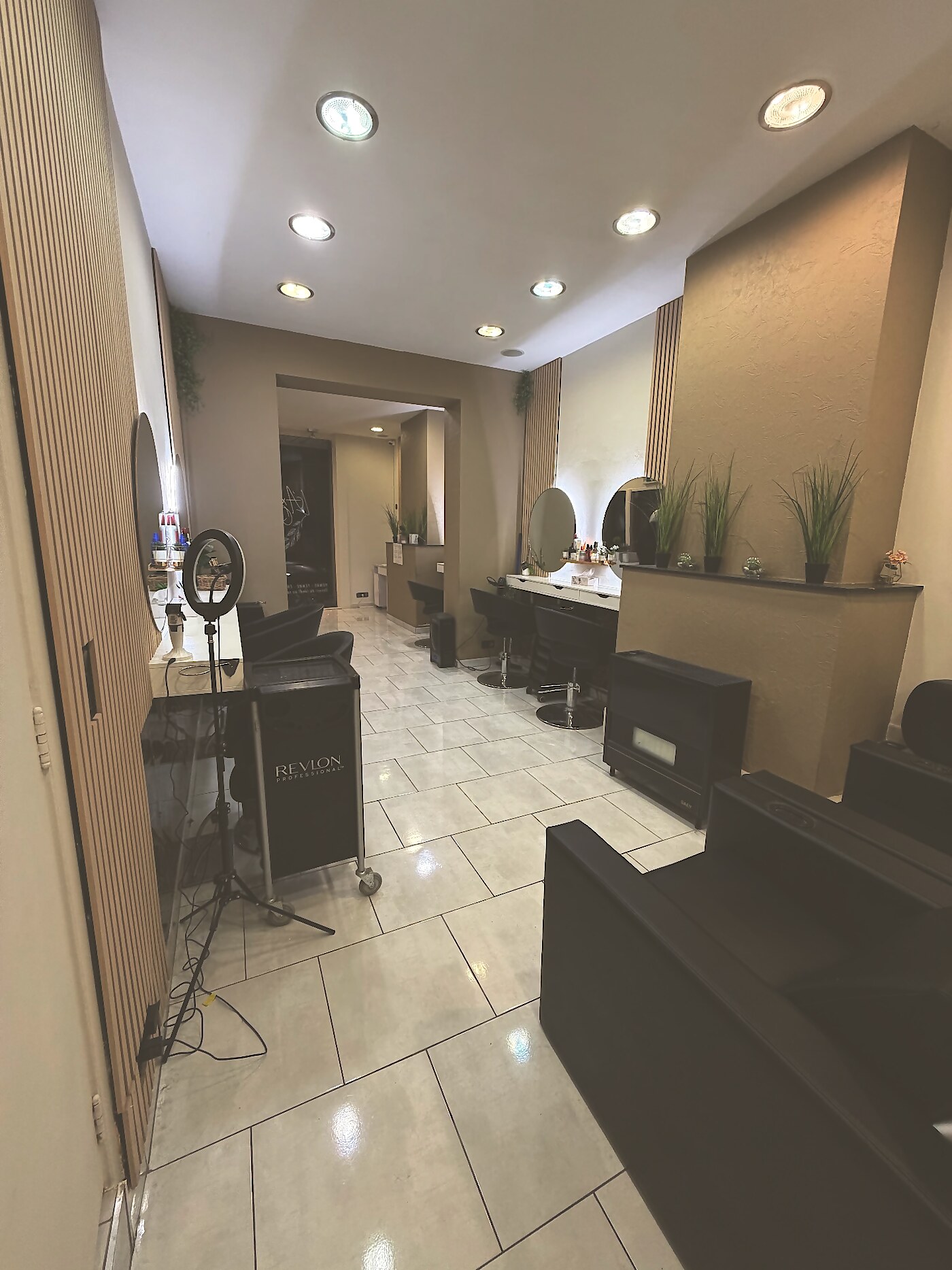 Vue d'ensemble du salon HAIR'itage